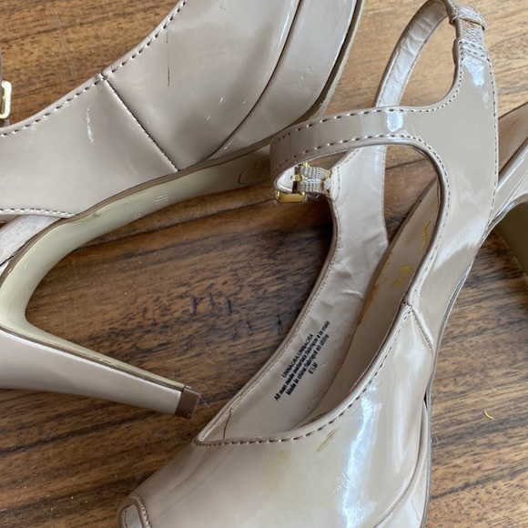 Tan coloured ladies Unisa high heeled shoes in beautiful shape. - Picture 5 of 7